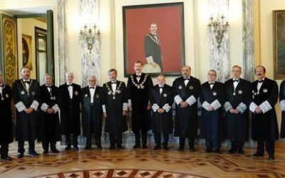 Apoya a los jueces. Apoya la separación de poderes.